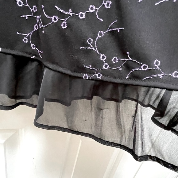 Hourglass Sleeveless Dress, size medium. - Picture 6 of 13